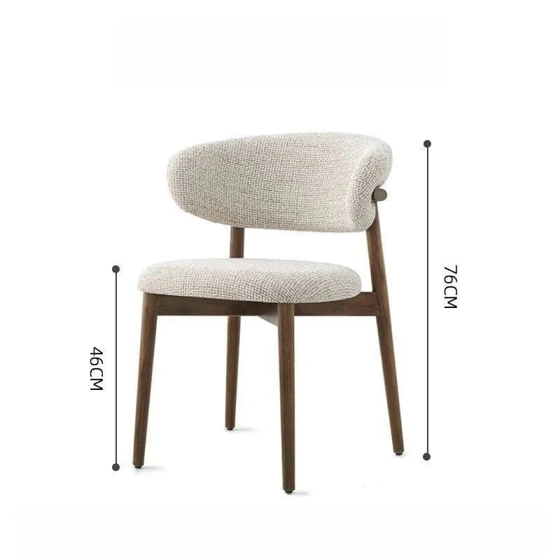 Chaise en bois massif design nordique