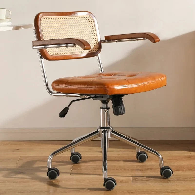 Chaise cuir et bois vintage