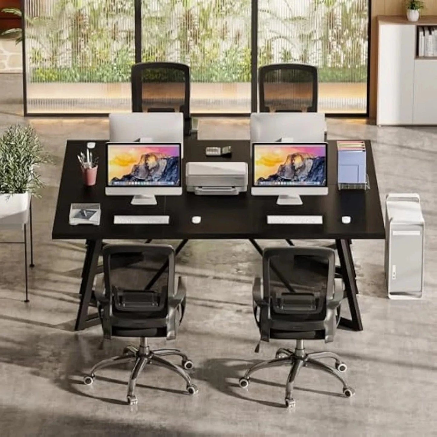 Bureau de travail noir