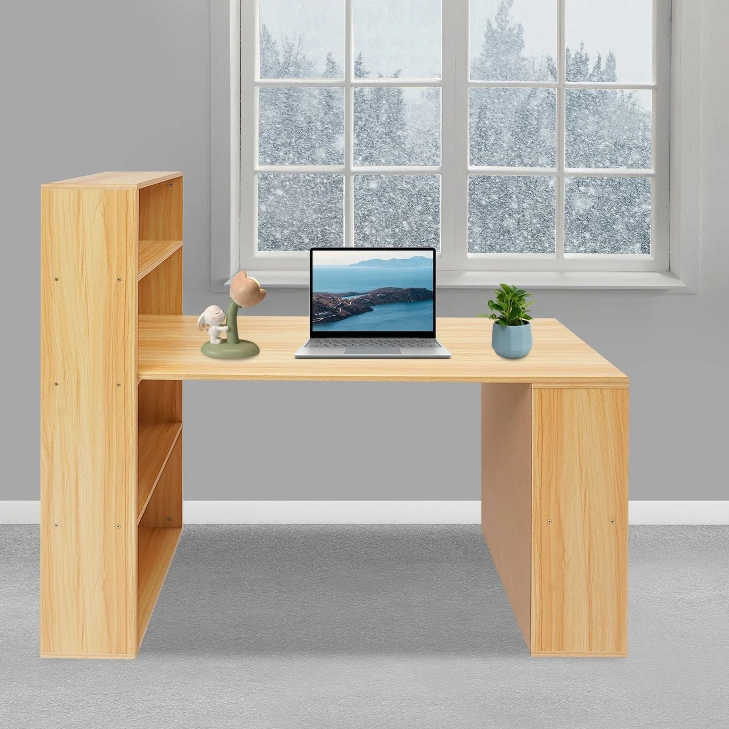 Bureau informatique avec étagère