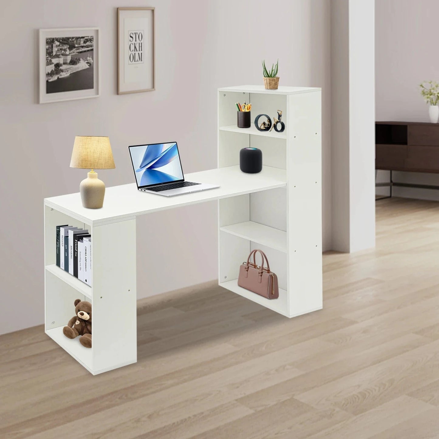 Bureau informatique avec étagère