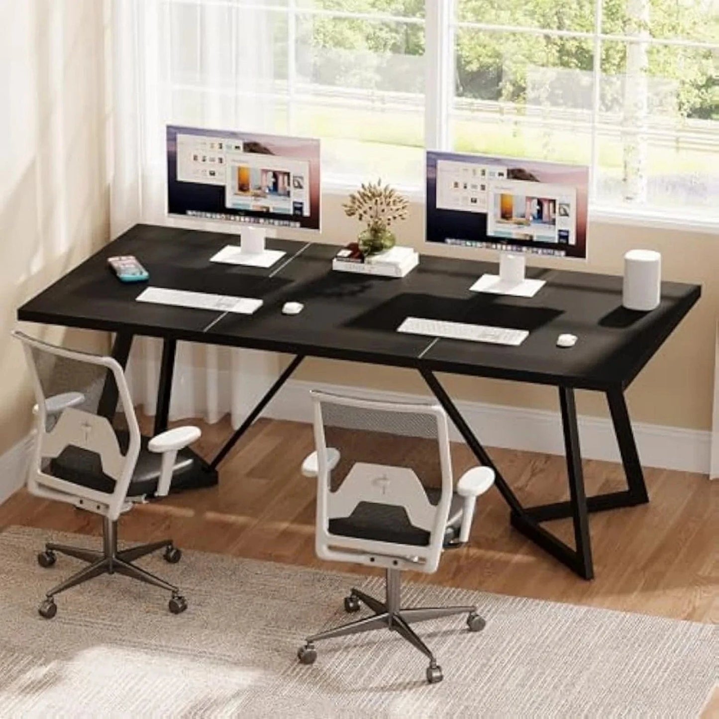 Bureau de travail noir