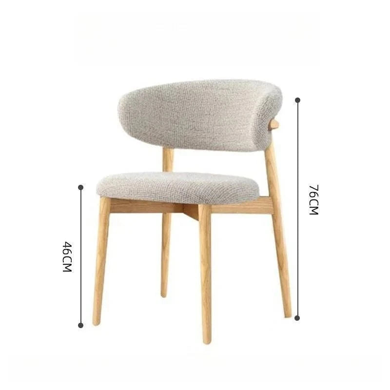 Chaise en bois massif design nordique