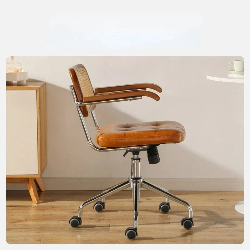 Chaise cuir et bois vintage