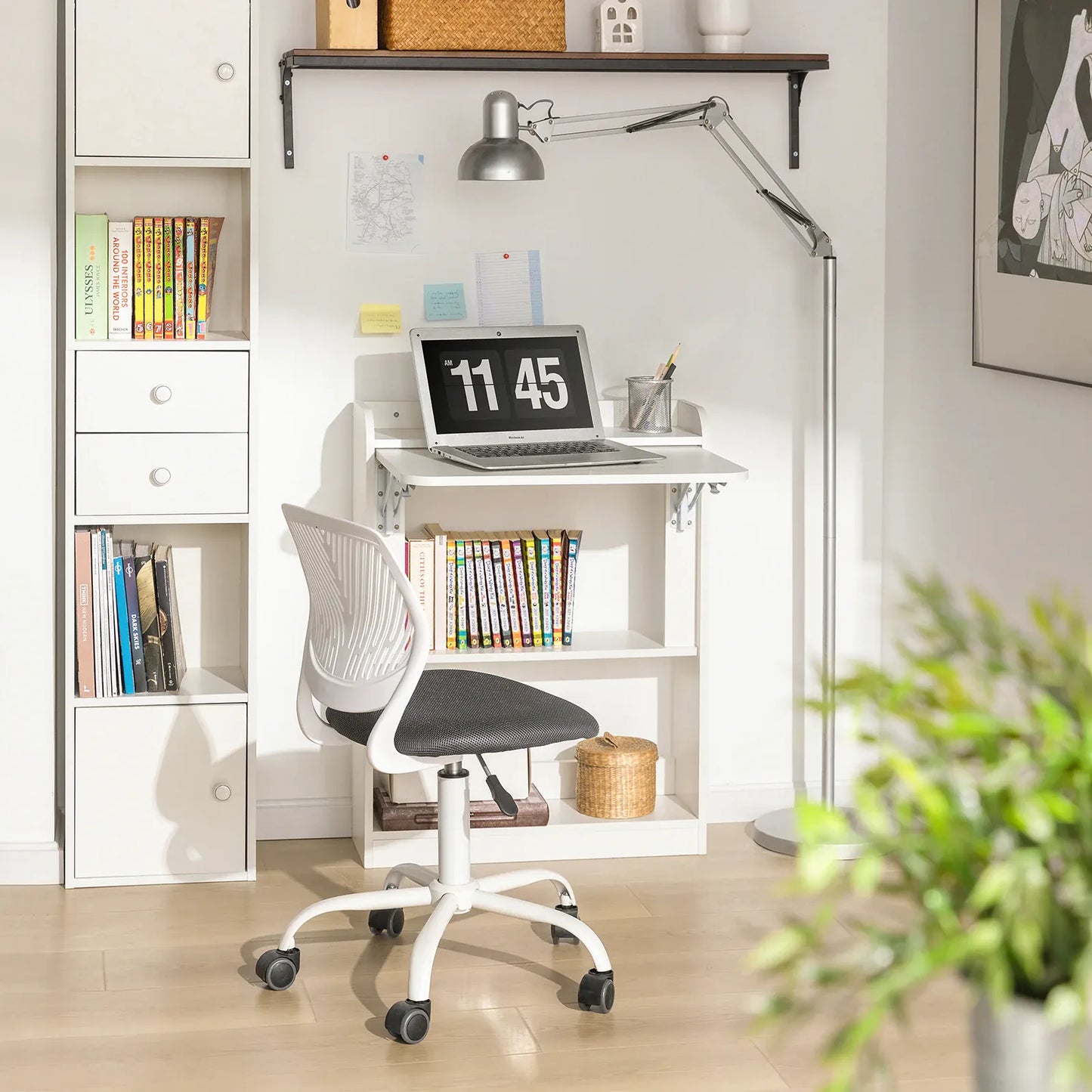 Bureau pliable petit espace avec étagère