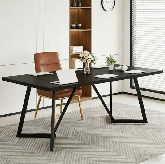 Bureau de travail noir