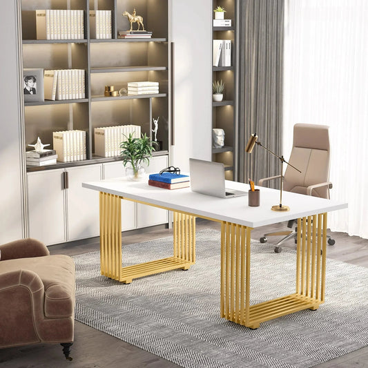 Bureau blanc et doré