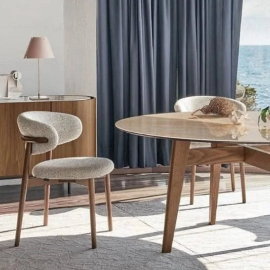 Chaise en bois massif design nordique