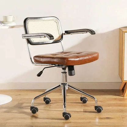 Chaise cuir et bois vintage