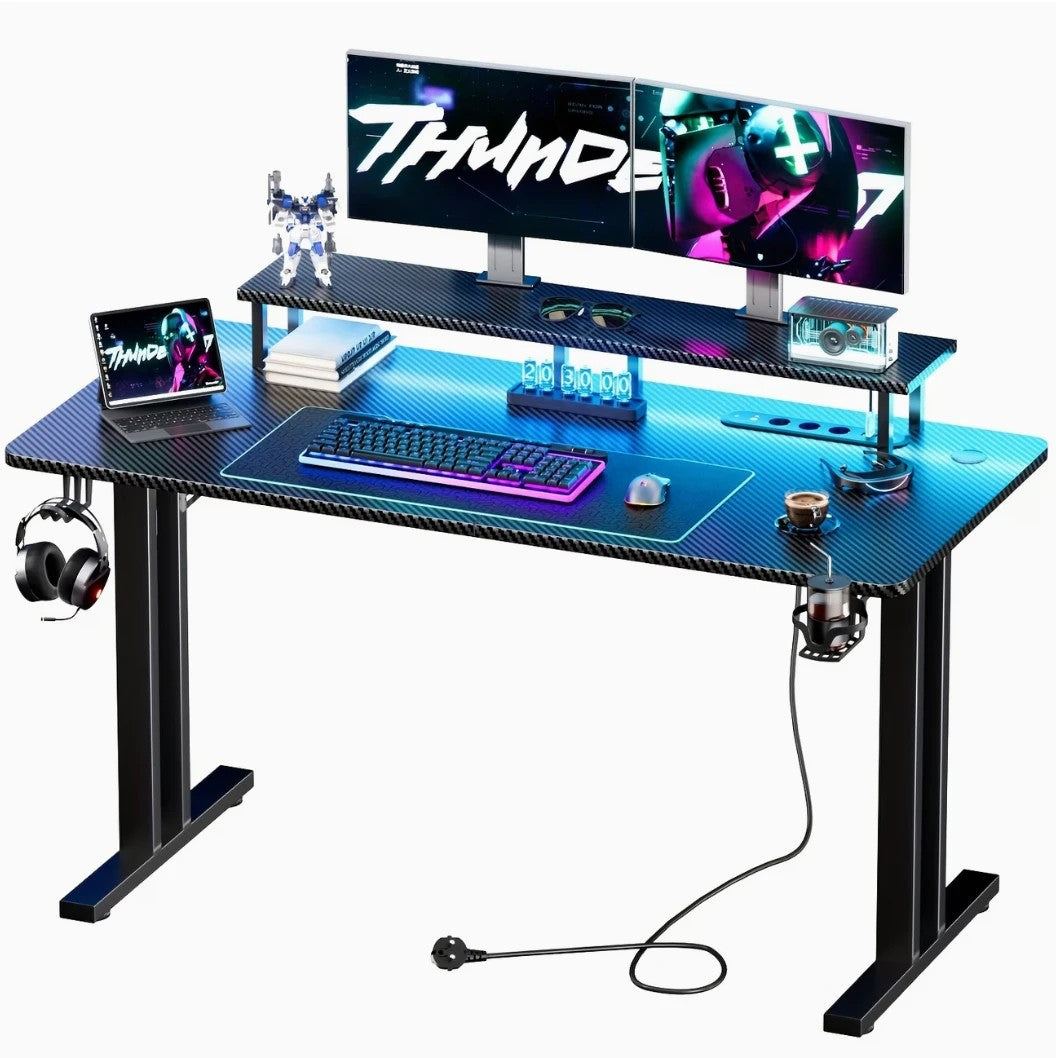 Bureau gamer LED avec prise intégrée et rehausseur d'écran