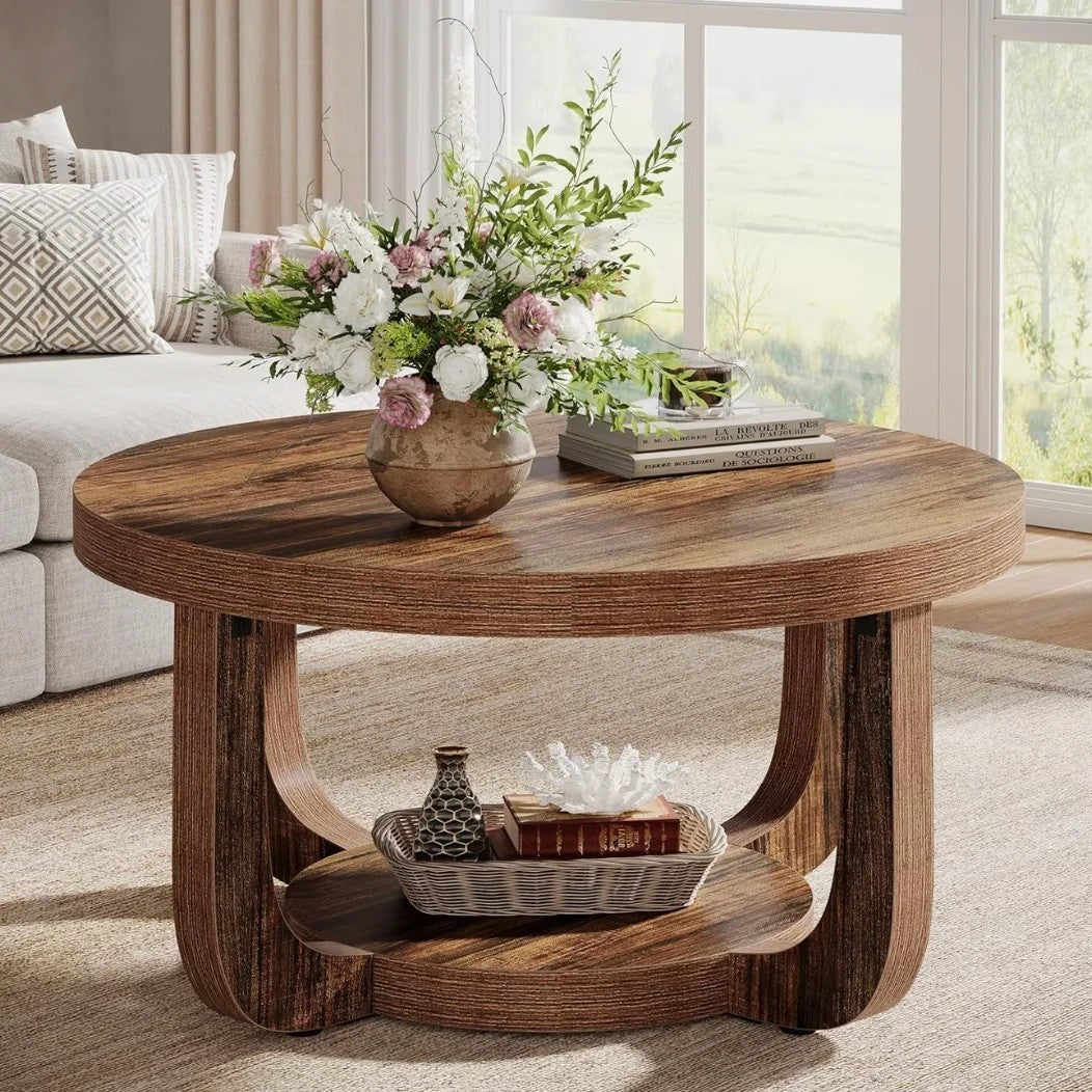 Table basse ronde en bois à deux niveaux dans un salon