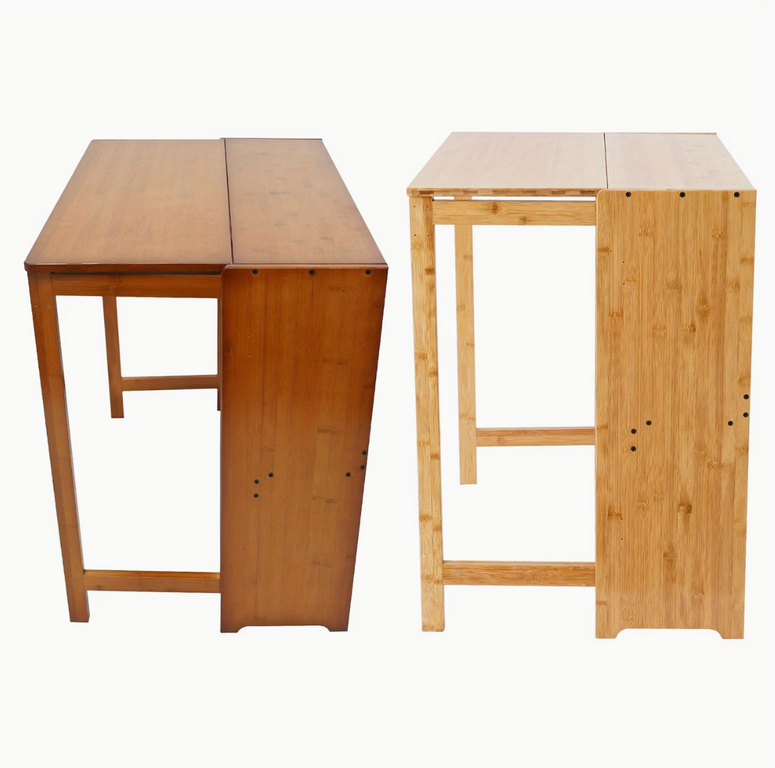 Bureau pliable en bois, finitions ébène et bambou côte à côte sur fond blanc