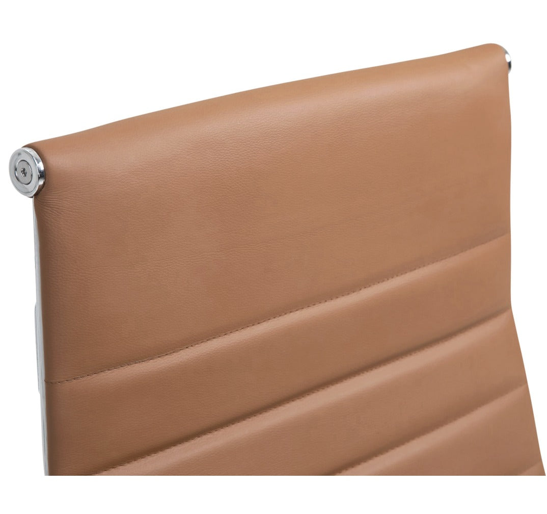 Cuir marron matelassé en bandes horizontales